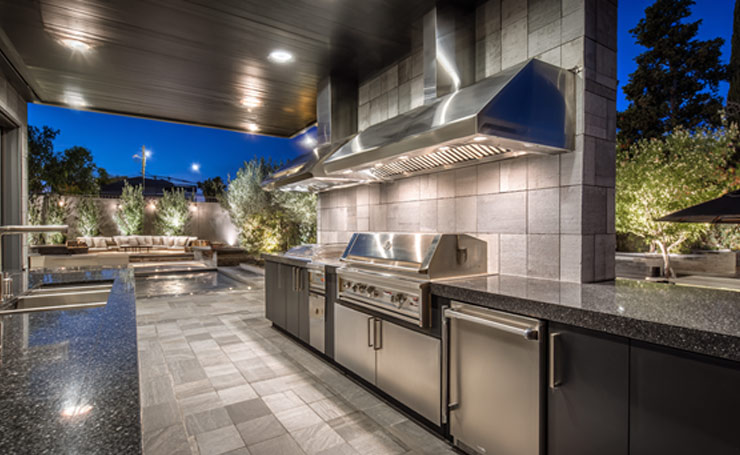Modern Covered Outdoor Kitchen