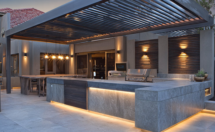 Linear layouts look best along walls and fences for a neat and space-saving design.